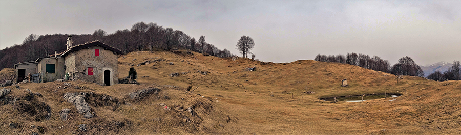 La bella conca pascoliva della Baita del Sornadello (1407 m)